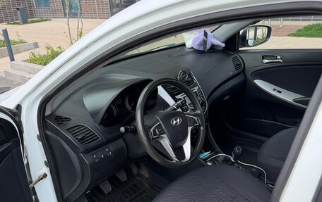 Hyundai Solaris II рестайлинг, 2011 год, 470 000 рублей, 5 фотография
