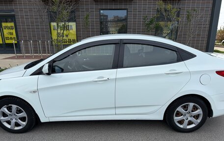 Hyundai Solaris II рестайлинг, 2011 год, 470 000 рублей, 3 фотография