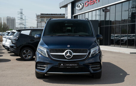 Mercedes-Benz V-Класс, 2019 год, 4 800 000 рублей, 3 фотография