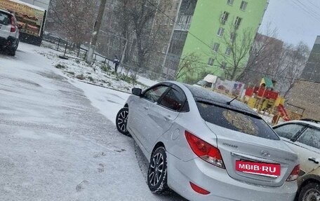 Hyundai Solaris II рестайлинг, 2013 год, 670 000 рублей, 5 фотография