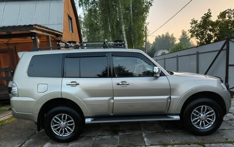 Mitsubishi Pajero IV, 2017 год, 3 350 000 рублей, 8 фотография