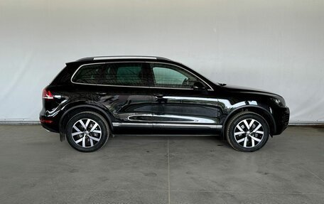 Volkswagen Touareg III, 2011 год, 2 420 000 рублей, 8 фотография