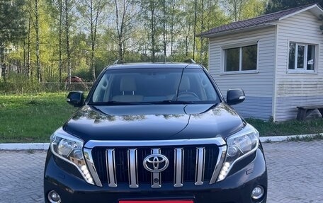 Toyota Land Cruiser Prado 150 рестайлинг 2, 2016 год, 3 700 000 рублей, 2 фотография