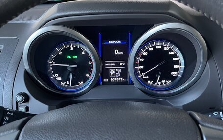 Toyota Land Cruiser Prado 150 рестайлинг 2, 2016 год, 3 700 000 рублей, 7 фотография