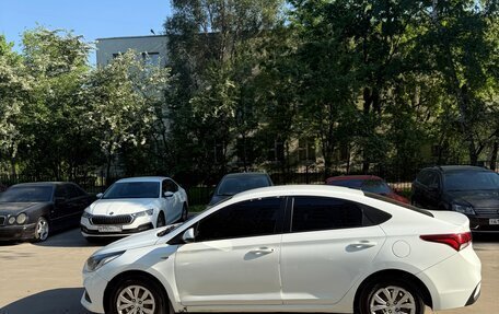Hyundai Solaris II рестайлинг, 2017 год, 950 000 рублей, 8 фотография