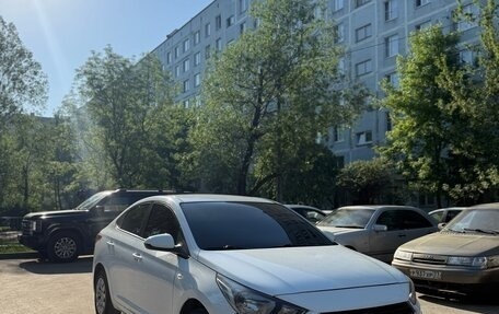 Hyundai Solaris II рестайлинг, 2017 год, 950 000 рублей, 2 фотография