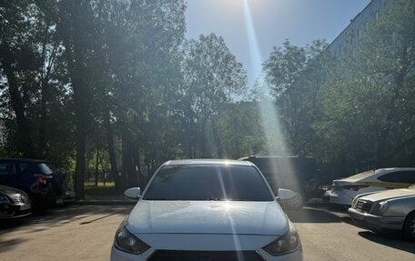 Hyundai Solaris II рестайлинг, 2017 год, 950 000 рублей, 3 фотография
