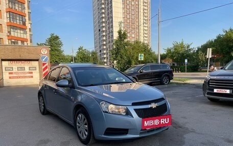 Chevrolet Cruze II, 2011 год, 750 000 рублей, 3 фотография