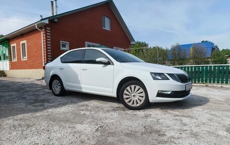 Skoda Octavia, 2019 год, 1 880 000 рублей, 2 фотография