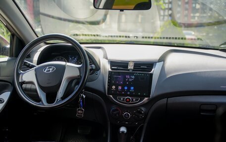 Hyundai Solaris II рестайлинг, 2011 год, 780 000 рублей, 3 фотография