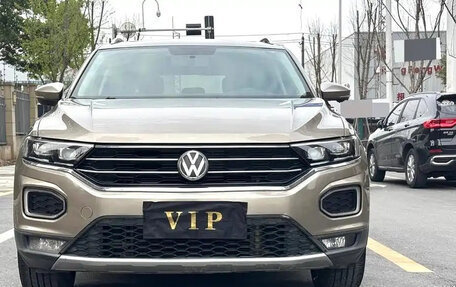 Volkswagen T-Roc I, 2021 год, 1 170 000 рублей, 2 фотография
