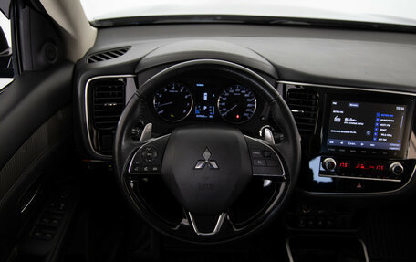 Mitsubishi Outlander III рестайлинг 3, 2021 год, 2 949 000 рублей, 10 фотография