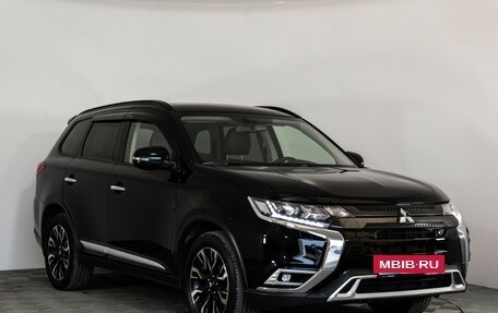 Mitsubishi Outlander III рестайлинг 3, 2021 год, 2 949 000 рублей, 3 фотография