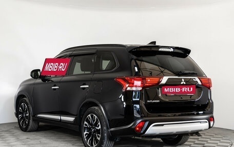 Mitsubishi Outlander III рестайлинг 3, 2021 год, 2 949 000 рублей, 7 фотография