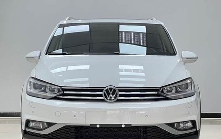Volkswagen Touran III, 2022 год, 2 000 000 рублей, 9 фотография