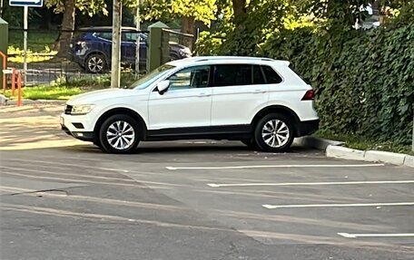 Volkswagen Tiguan II, 2018 год, 2 400 000 рублей, 4 фотография