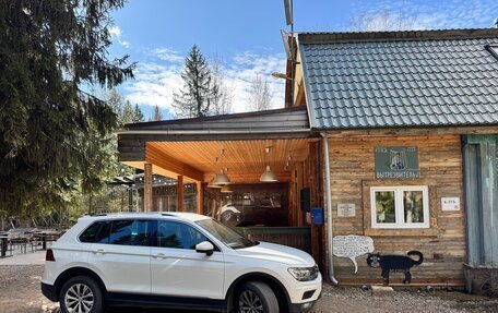 Volkswagen Tiguan II, 2018 год, 2 400 000 рублей, 6 фотография
