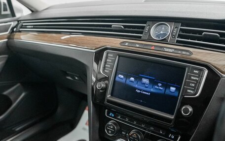 Volkswagen Passat B8 рестайлинг, 2016 год, 1 990 000 рублей, 11 фотография