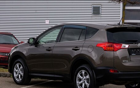 Toyota RAV4, 2015 год, 1 565 000 рублей, 9 фотография