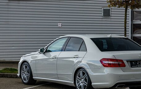 Mercedes-Benz E-Класс, 2011 год, 1 235 000 рублей, 9 фотография