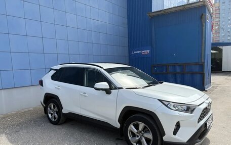 Toyota RAV4, 2020 год, 3 100 000 рублей, 4 фотография