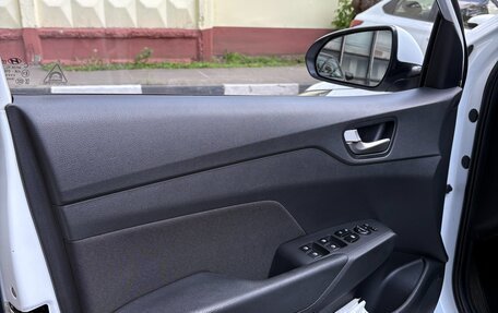 Hyundai Solaris II рестайлинг, 2018 год, 1 000 000 рублей, 7 фотография
