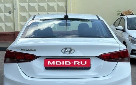 Hyundai Solaris II рестайлинг, 2018 год, 1 000 000 рублей, 2 фотография