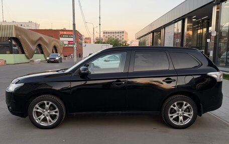 Mitsubishi Outlander III рестайлинг 3, 2013 год, 1 100 000 рублей, 4 фотография