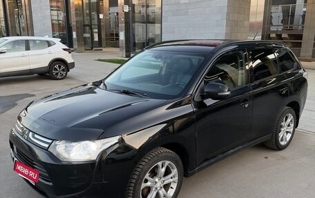 Mitsubishi Outlander III рестайлинг 3, 2013 год, 1 100 000 рублей, 3 фотография