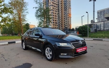 Skoda Superb III рестайлинг, 2018 год, 1 995 000 рублей, 5 фотография