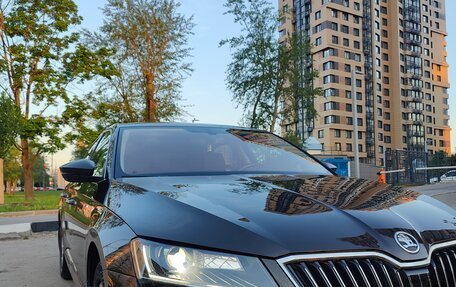 Skoda Superb III рестайлинг, 2018 год, 1 995 000 рублей, 6 фотография