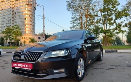Skoda Superb III рестайлинг, 2018 год, 1 995 000 рублей, 8 фотография
