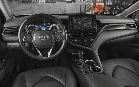 Toyota Camry, 2021 год, 2 899 000 рублей, 8 фотография