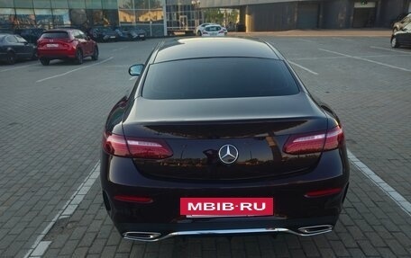 Mercedes-Benz E-Класс, 2020 год, 6 000 000 рублей, 4 фотография