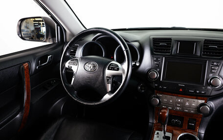 Toyota Highlander III, 2010 год, 2 179 000 рублей, 15 фотография