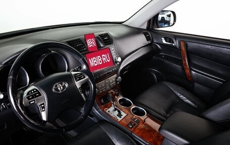 Toyota Highlander III, 2010 год, 2 179 000 рублей, 11 фотография