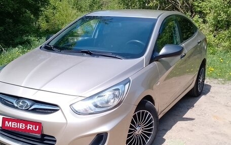 Hyundai Solaris II рестайлинг, 2011 год, 750 000 рублей, 1 фотография