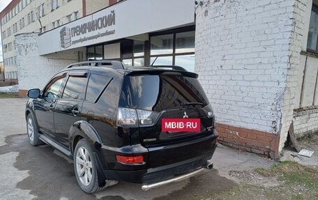 Mitsubishi Outlander III рестайлинг 3, 2011 год, 1 180 000 рублей, 4 фотография