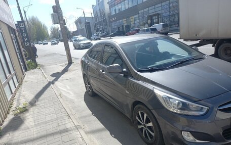 Hyundai Solaris II рестайлинг, 2013 год, 870 000 рублей, 4 фотография