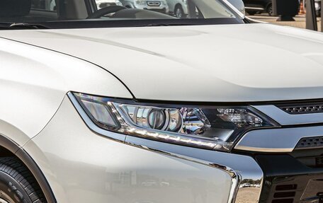 Mitsubishi Outlander III рестайлинг 3, 2021 год, 1 715 000 рублей, 7 фотография