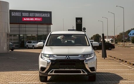 Mitsubishi Outlander III рестайлинг 3, 2021 год, 1 715 000 рублей, 2 фотография