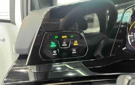 Volkswagen Golf VIII, 2023 год, 2 030 000 рублей, 9 фотография