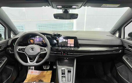 Volkswagen Golf VIII, 2023 год, 2 030 000 рублей, 7 фотография