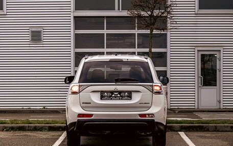 Mitsubishi Outlander III рестайлинг 3, 2014 год, 1 295 000 рублей, 5 фотография