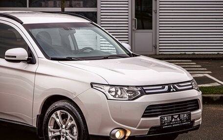 Mitsubishi Outlander III рестайлинг 3, 2014 год, 1 295 000 рублей, 8 фотография