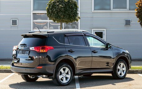 Toyota RAV4, 2015 год, 1 915 000 рублей, 6 фотография