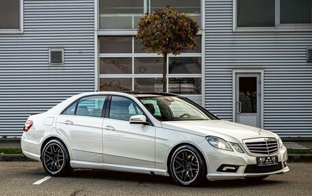Mercedes-Benz E-Класс, 2011 год, 1 435 000 рублей, 3 фотография