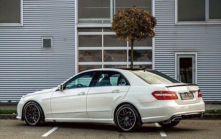Mercedes-Benz E-Класс, 2011 год, 1 435 000 рублей, 4 фотография