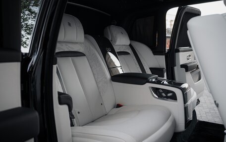 Rolls-Royce Cullinan, 2026 год, 75 000 000 рублей, 3 фотография