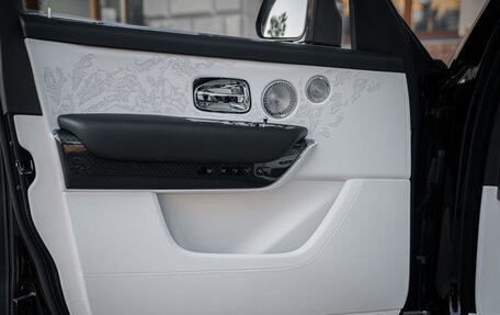 Rolls-Royce Cullinan, 2026 год, 75 000 000 рублей, 18 фотография
